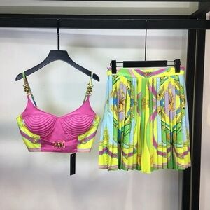 Vibrant Multicolor Pleated set. Top size M skirt size S